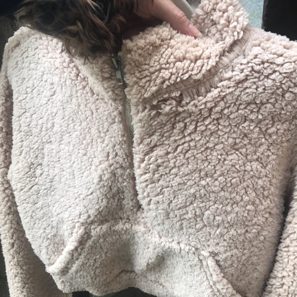 ZAFUL Faux Fur Crop Pullover w/ Front Pocket / Light Khaki - Picture 4 of 4